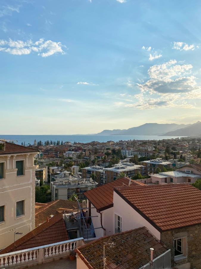 Casa Petra - Appartamento Vista Mare Citta Vecchia Bordighera Luaran gambar